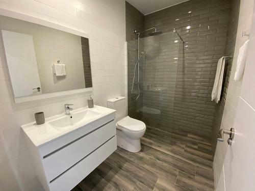 Hostal O Largo Rooms