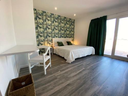 Hostal O Largo Rooms