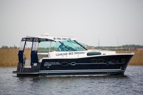 Jacht Motorowy Nautika 1000