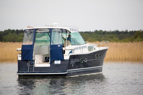 Jacht Motorowy Nautika 1000