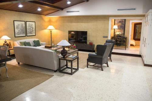 Villa Luxury Rustic House - O Rego Da Santa Mari�a