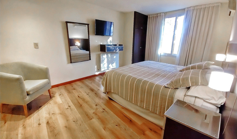 Hotel Condor Suites