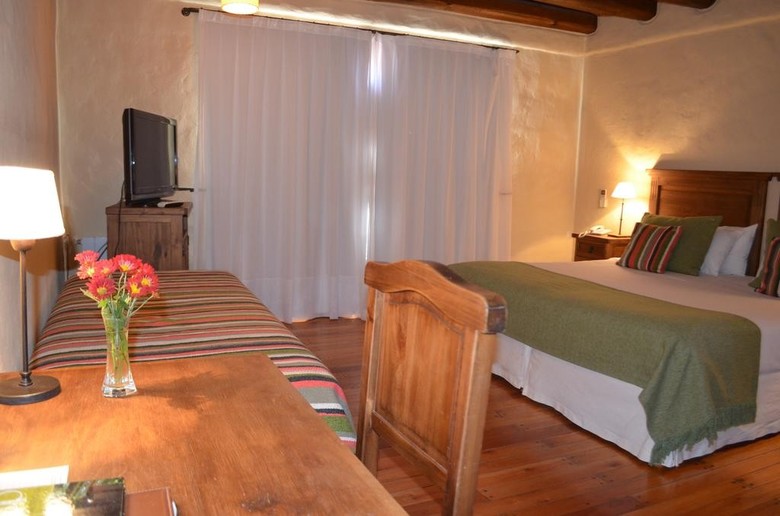 Hotel Lares De Chacras