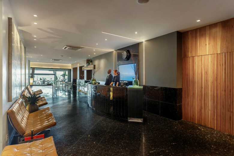 Orla Copacabana Hotel