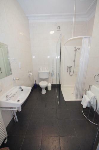 Hostal Tower House Executive Guest House