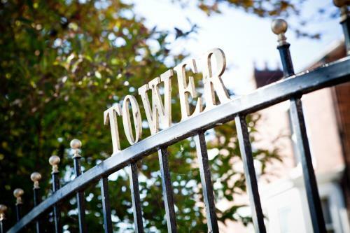 Hostal Tower House Executive Guest House