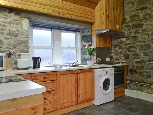Glacour Studio Cottage