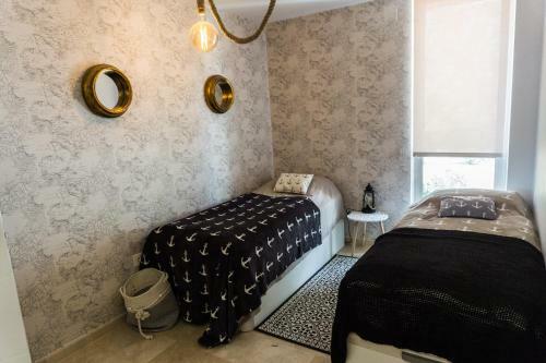 Deluxe Beach House: Sea, Pool & Relax