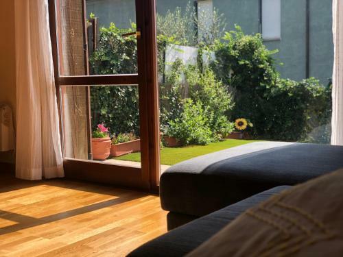 Casa Adosada Familiar Con Jard�n Y Piscina
