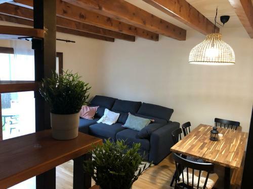 Casa Adosada Familiar Con Jard�n Y Piscina