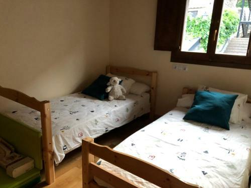Casa Adosada Familiar Con Jard�n Y Piscina