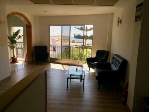 Hostal - Restaurante Playa Azul