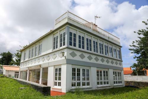 Beachfront Surf & Holiday House, Up To 12 Persons