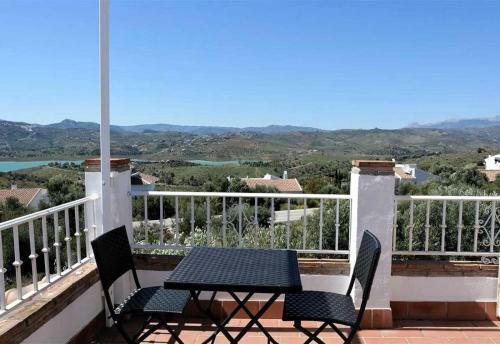 Villa Rosana Lake Vinuela