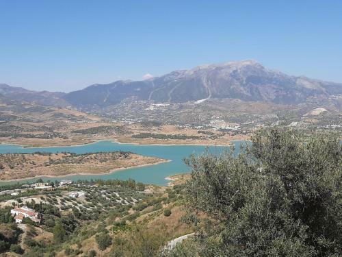 Villa Vistas Al Lago With Private Pool