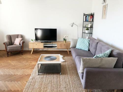Apartamento Niepodgleglosci 245- 2br By Homeprime