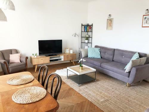 Apartamento Niepodgleglosci 245- 2br By Homeprime