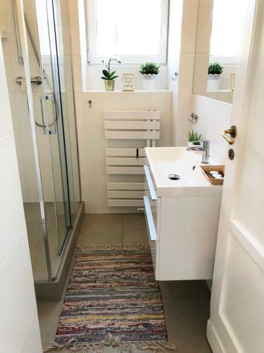 Apartamento Niepodgleglosci 245- 2br By Homeprime