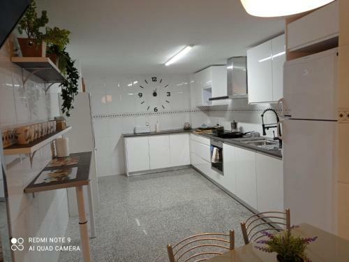 Apartamento Piso C�ntrico 5 Hab (204 M�) A 300 Mts Mar