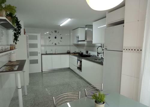 Apartamento Piso C�ntrico 5 Hab (204 M�) A 300 Mts Mar