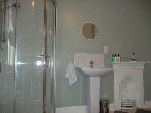 Hostal Wellington House B&B
