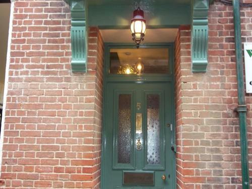 Hostal Wellington House B&B