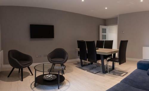 Apartamentos Palacio De Yolanda