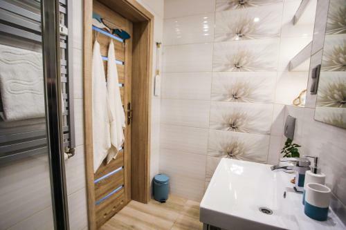 Apartament B??kitno Na Bia?ym