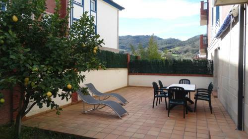 Apartamento Con Terraza Y Jard�n En Bakio