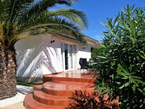 Spacious Holiday Home In Cambrils With Shared Swimming Pool