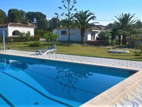 Spacious Holiday Home In Cambrils With Shared Swimming Pool