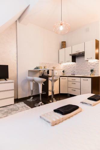 Goldeneye Apartment Center