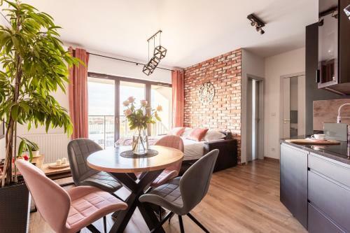 Glamour Apartment City View
