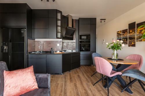 Glamour Apartment City View