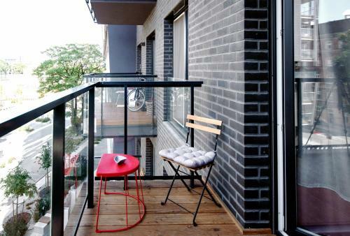 Art Apartments II