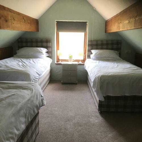 Bwythynod Helmau Cottages