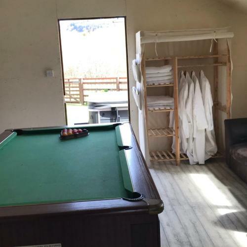 Bwythynod Helmau Cottages