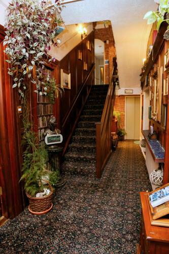Avarest House Bed And Breakfast