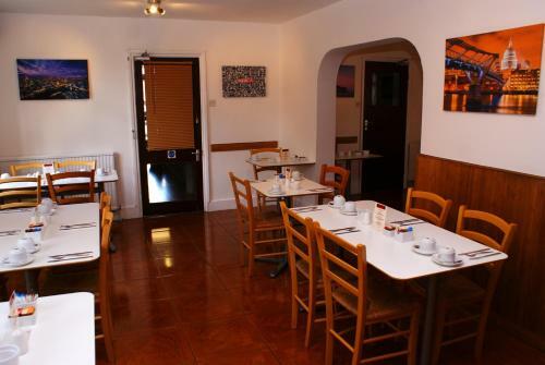 Hostal The Hindes Hotel - B&B