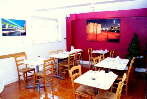 Hostal The Hindes Hotel - B&B