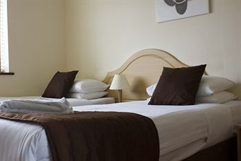 Hostal The Brent Hotel