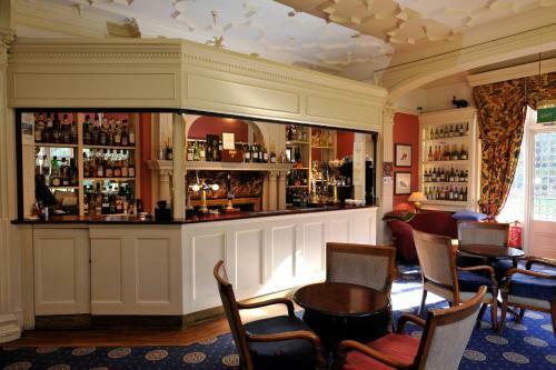 Best Western Plus Grim's Dyke Hotel