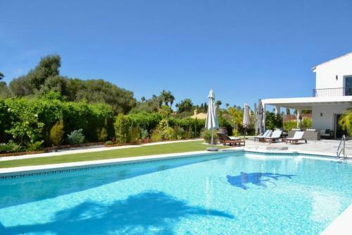 New 4 Bed Designer Villa With Pool