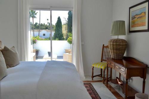 New 4 Bed Designer Villa With Pool
