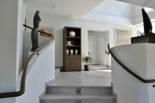 New 4 Bed Designer Villa With Pool