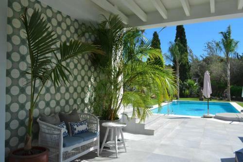 New 4 Bed Designer Villa With Pool