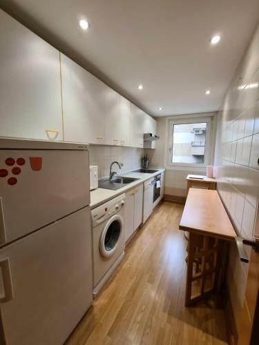 Apartamento Con Garaje Privado En El Centro - Dos Torres �owyn