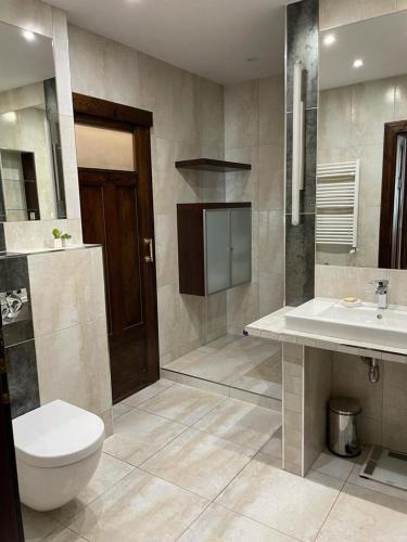 Uroczy Apartament 97m2 W Samym Centrum Wroc?awia