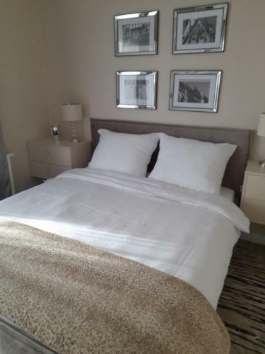 Beige Mood City Apartment