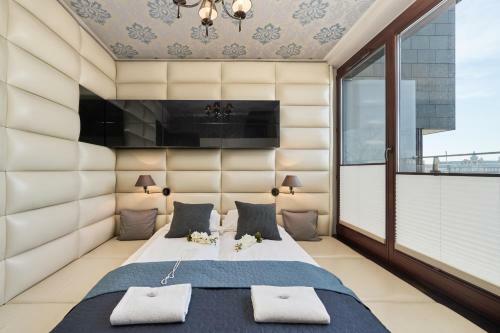 Luxurious Apartments Walonska By Renters
